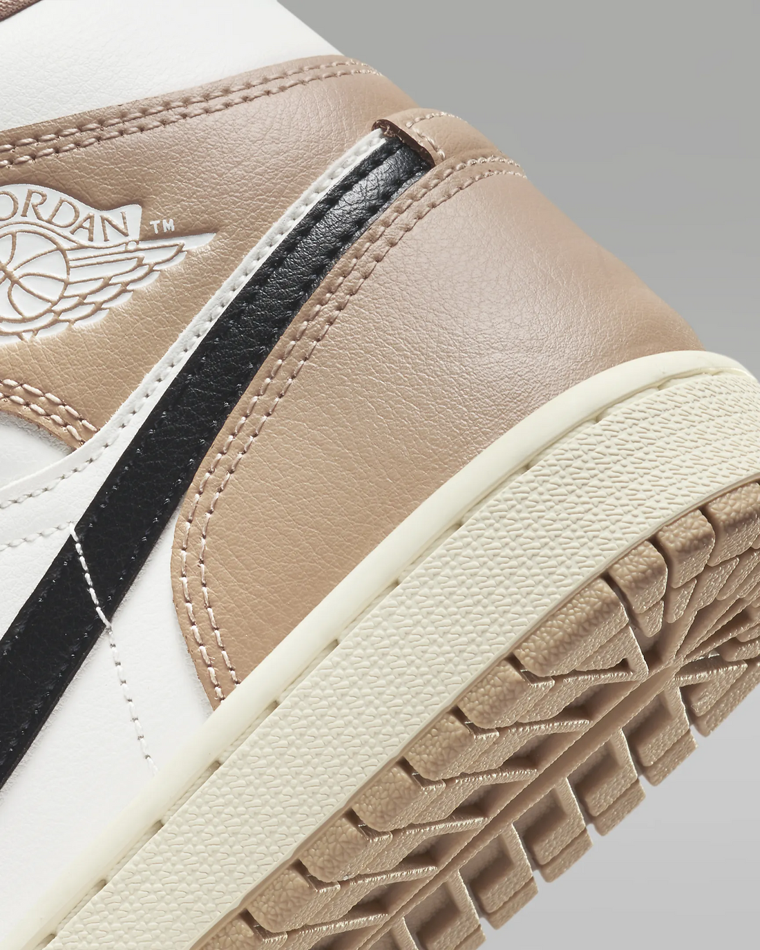 AIR JORDAN 1 Mid #