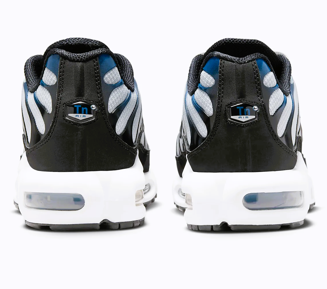 NIKE AIR MAX PLUS