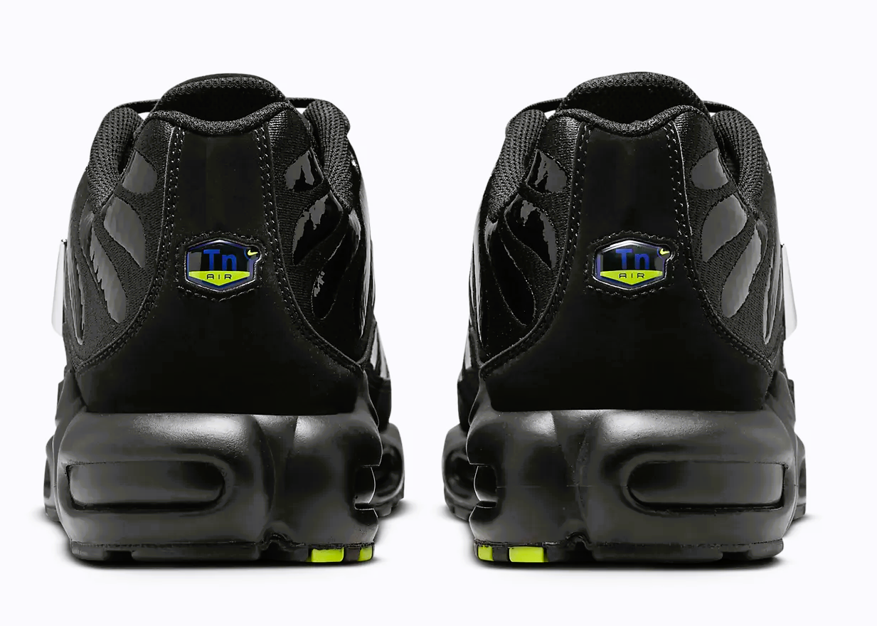 NIKE AIR MAX PLUS